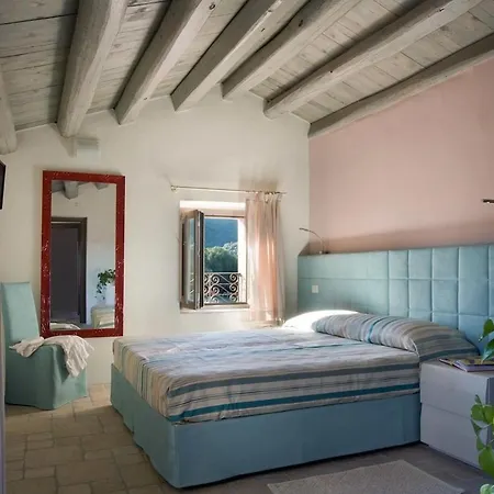 Liscia Country Relais فندق Luras