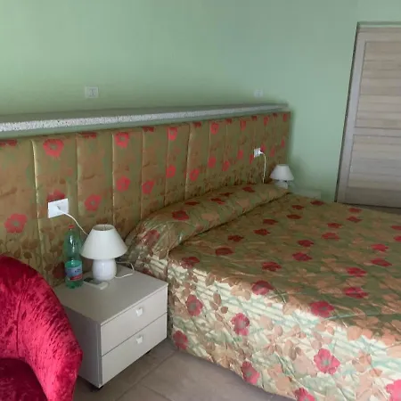 Liscia Country Relais فندق Luras