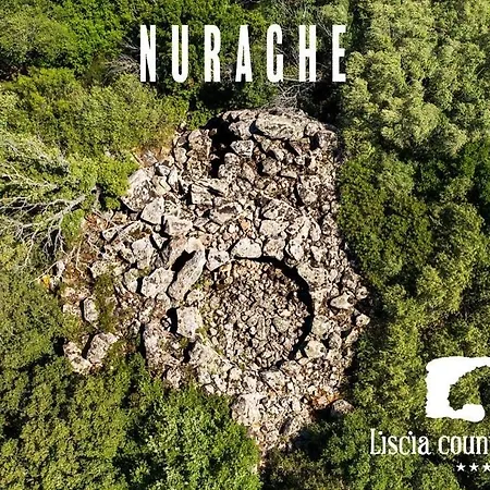 Liscia Country Relais فندق