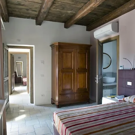 Liscia Country Relais فندق Luras