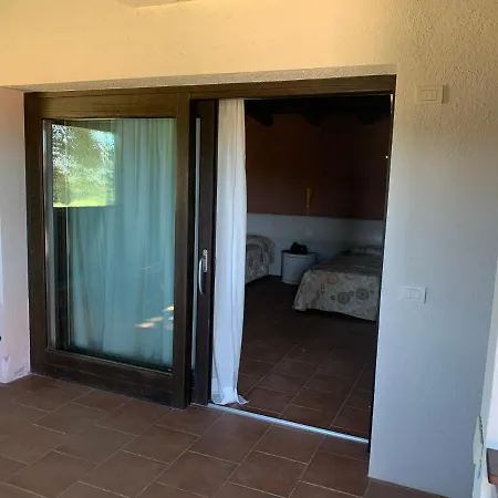 Liscia Country Relais فندق