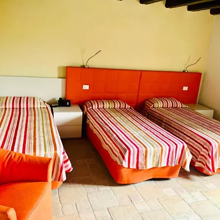 فندق Liscia Country Relais Luras
