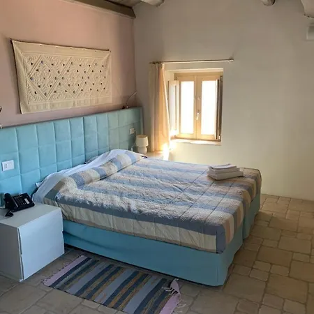 Liscia Country Relais فندق Luras